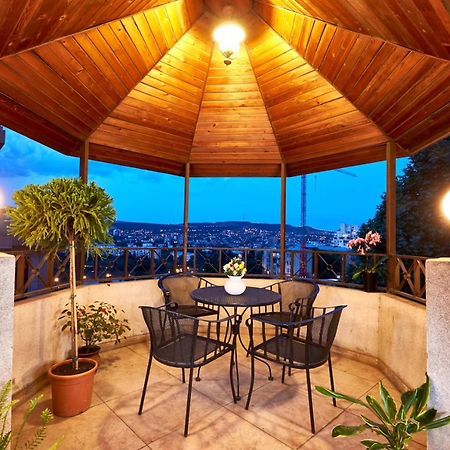 Iliani Hotel Тбилиси Екстериор снимка