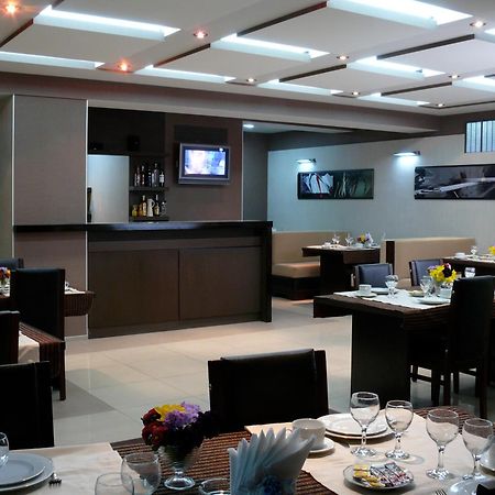 Iliani Hotel Тбилиси Екстериор снимка
