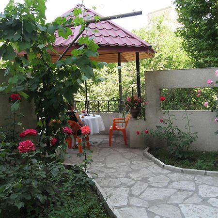 Iliani Hotel Тбилиси Екстериор снимка