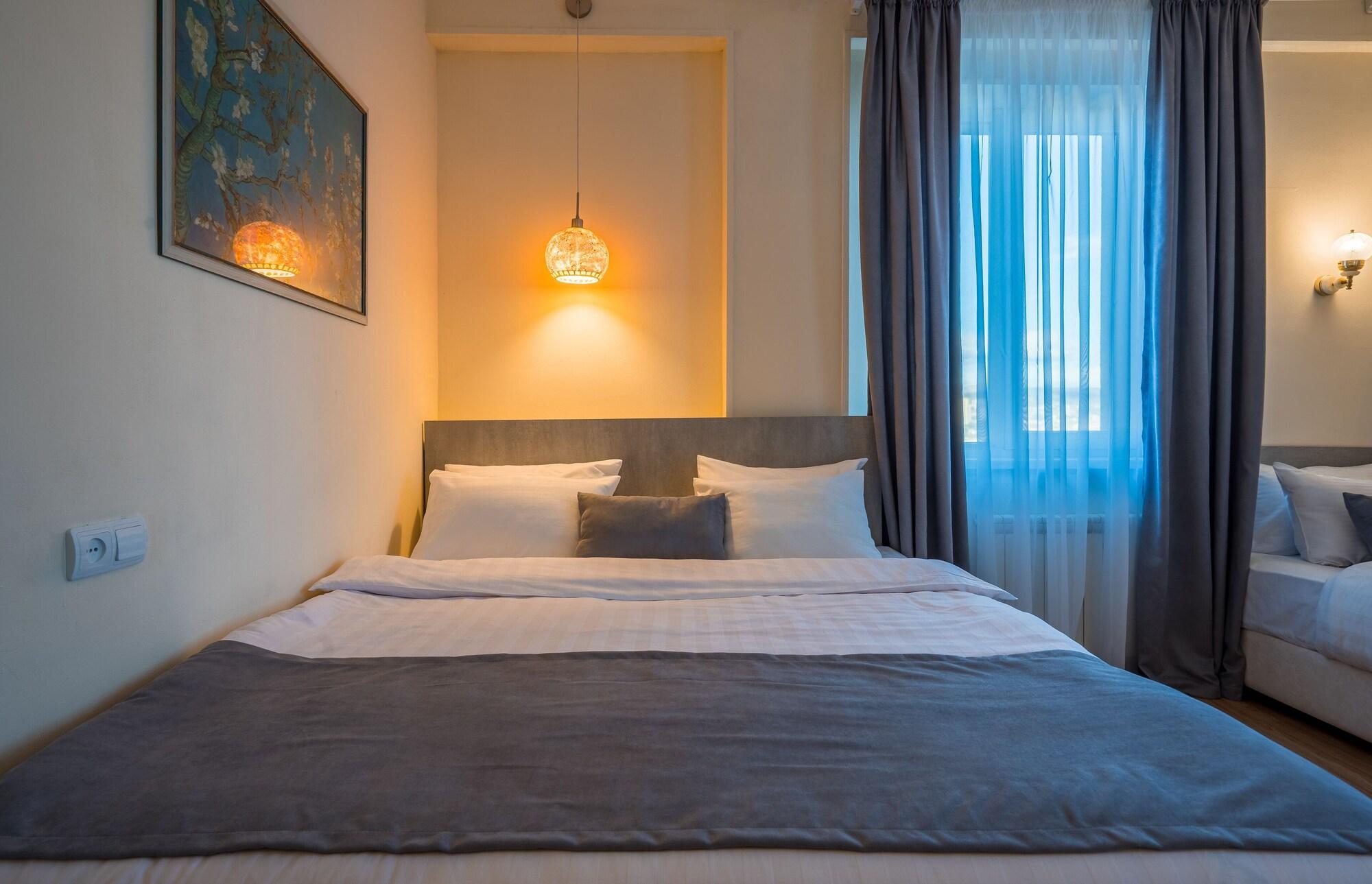 Iliani Hotel Тбилиси Екстериор снимка