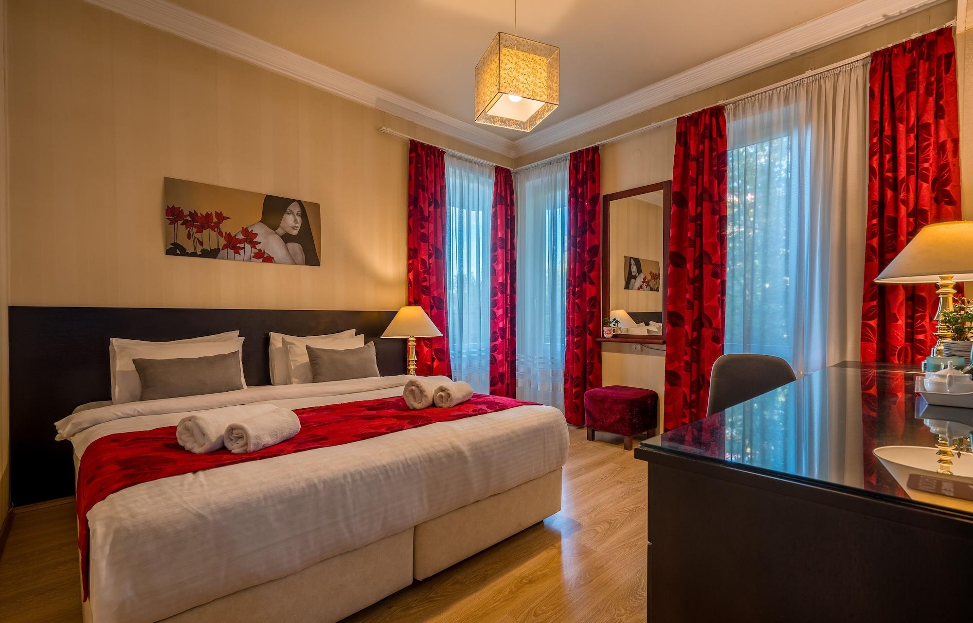 Iliani Hotel Тбилиси Екстериор снимка