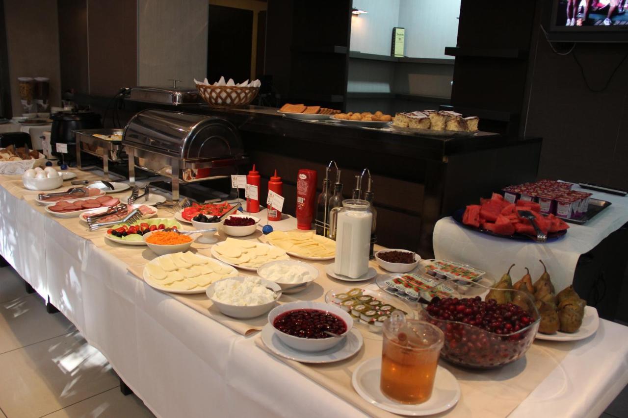 Iliani Hotel Тбилиси Екстериор снимка