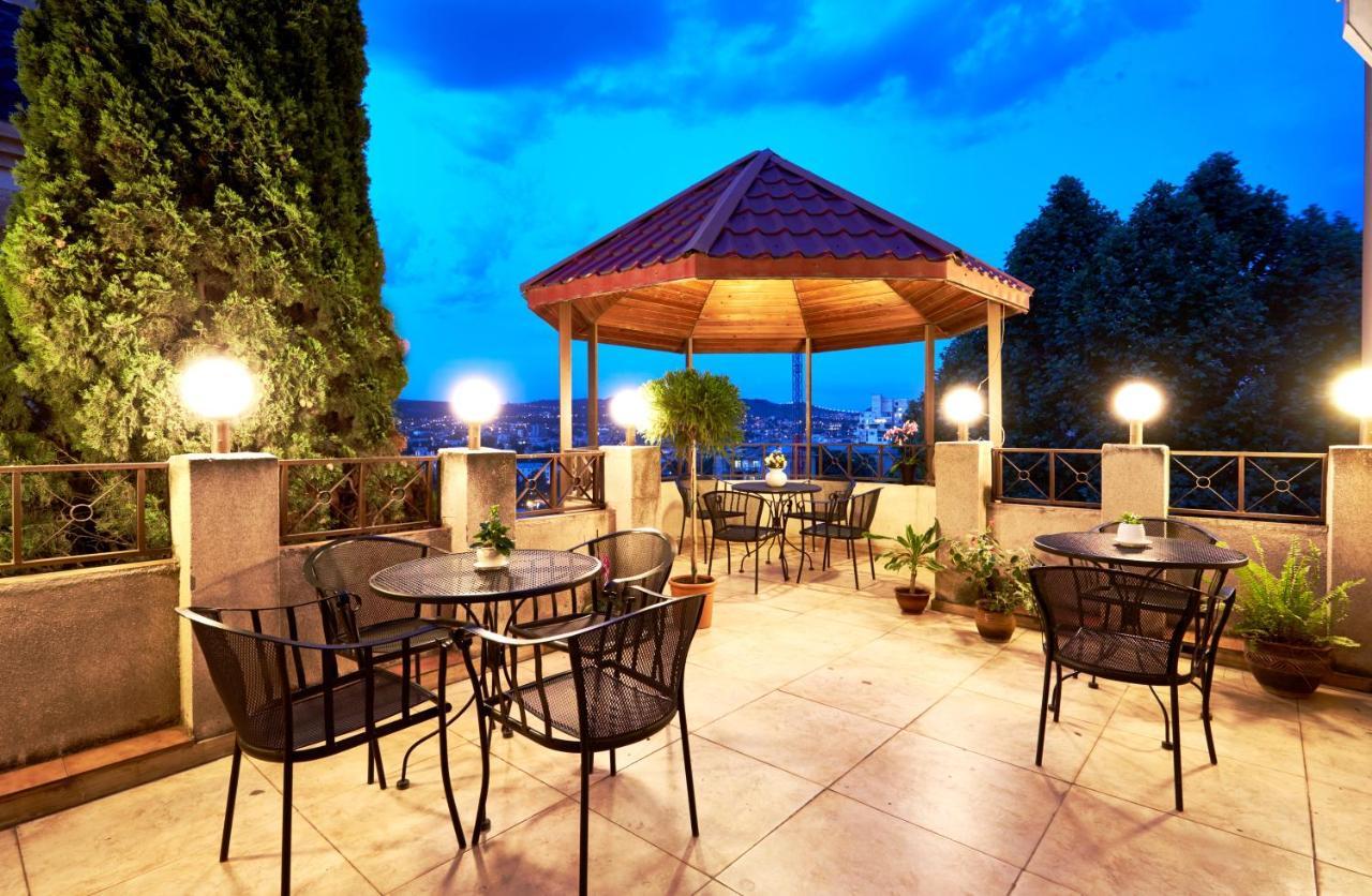 Iliani Hotel Тбилиси Екстериор снимка