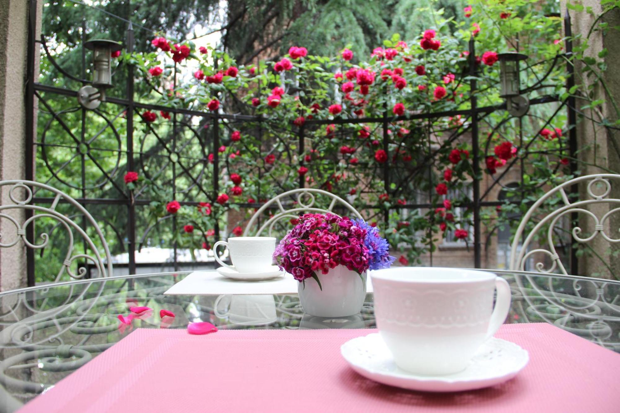 Iliani Hotel Тбилиси Екстериор снимка