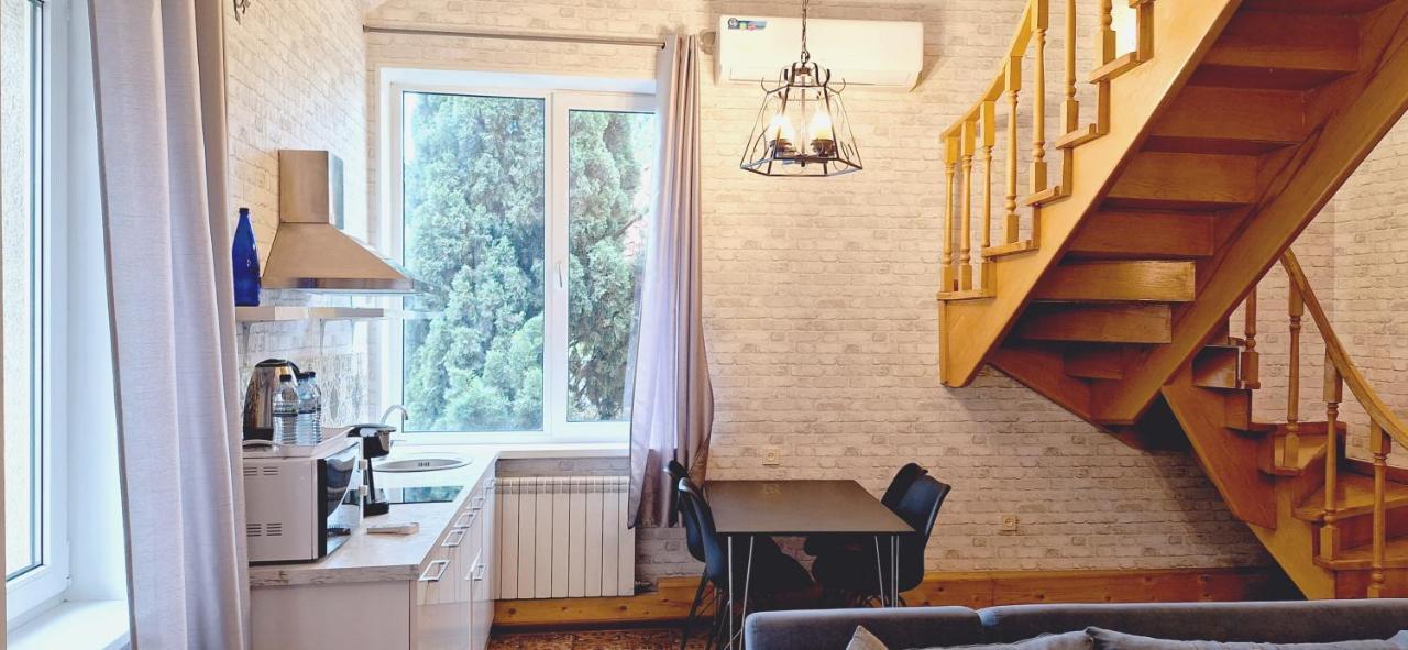 Iliani Hotel Тбилиси Екстериор снимка