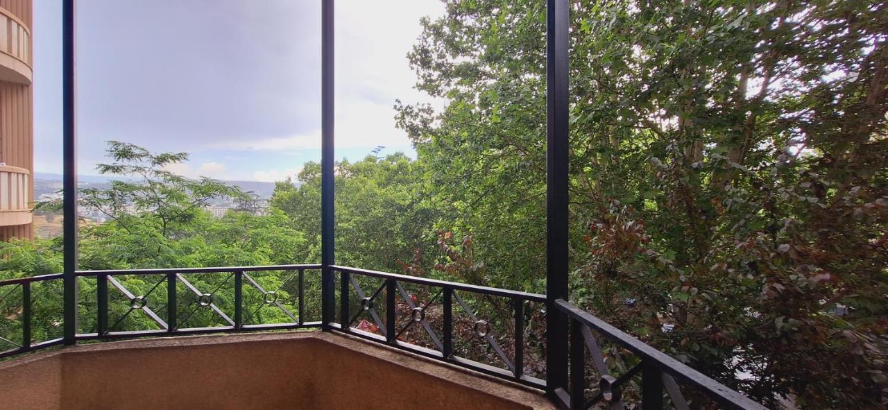 Iliani Hotel Тбилиси Екстериор снимка