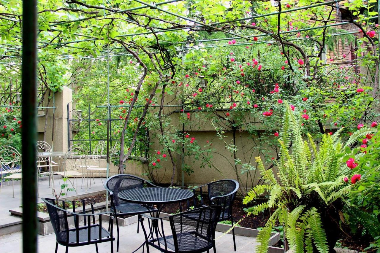Iliani Hotel Тбилиси Екстериор снимка