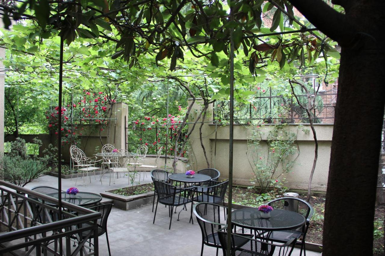 Iliani Hotel Тбилиси Екстериор снимка