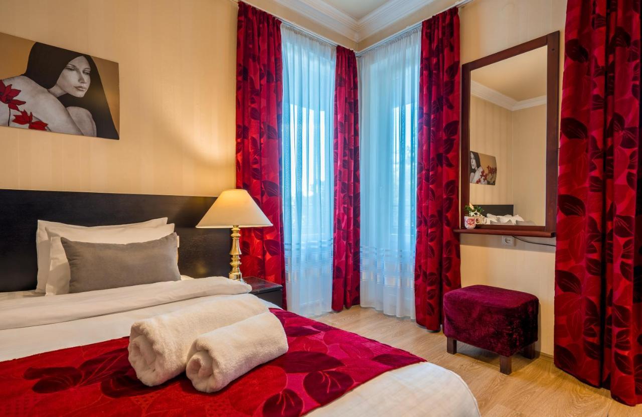 Iliani Hotel Тбилиси Екстериор снимка