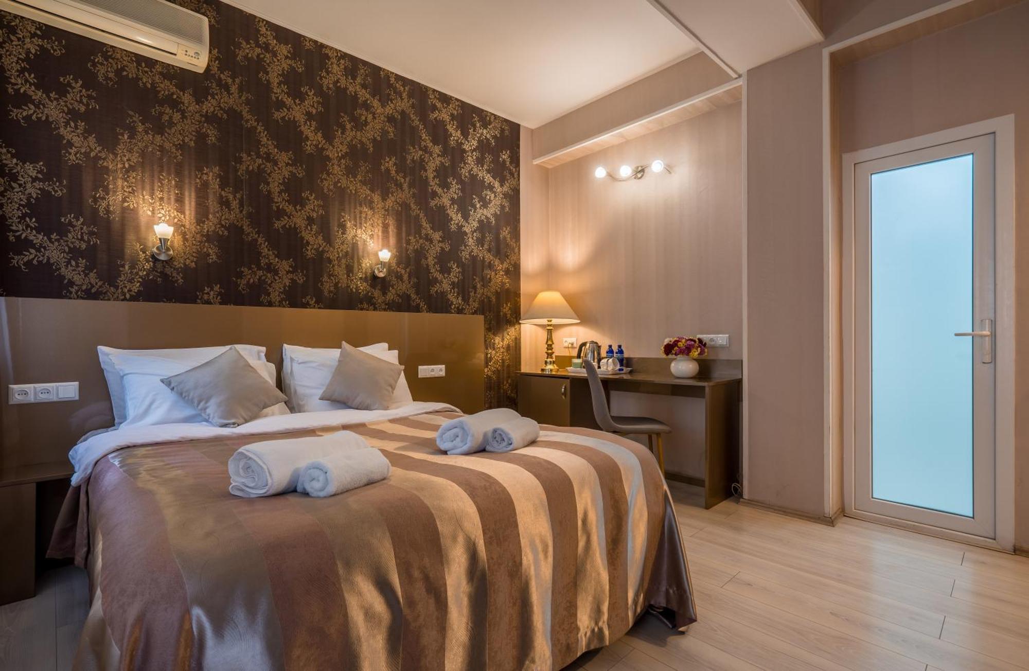 Iliani Hotel Тбилиси Екстериор снимка