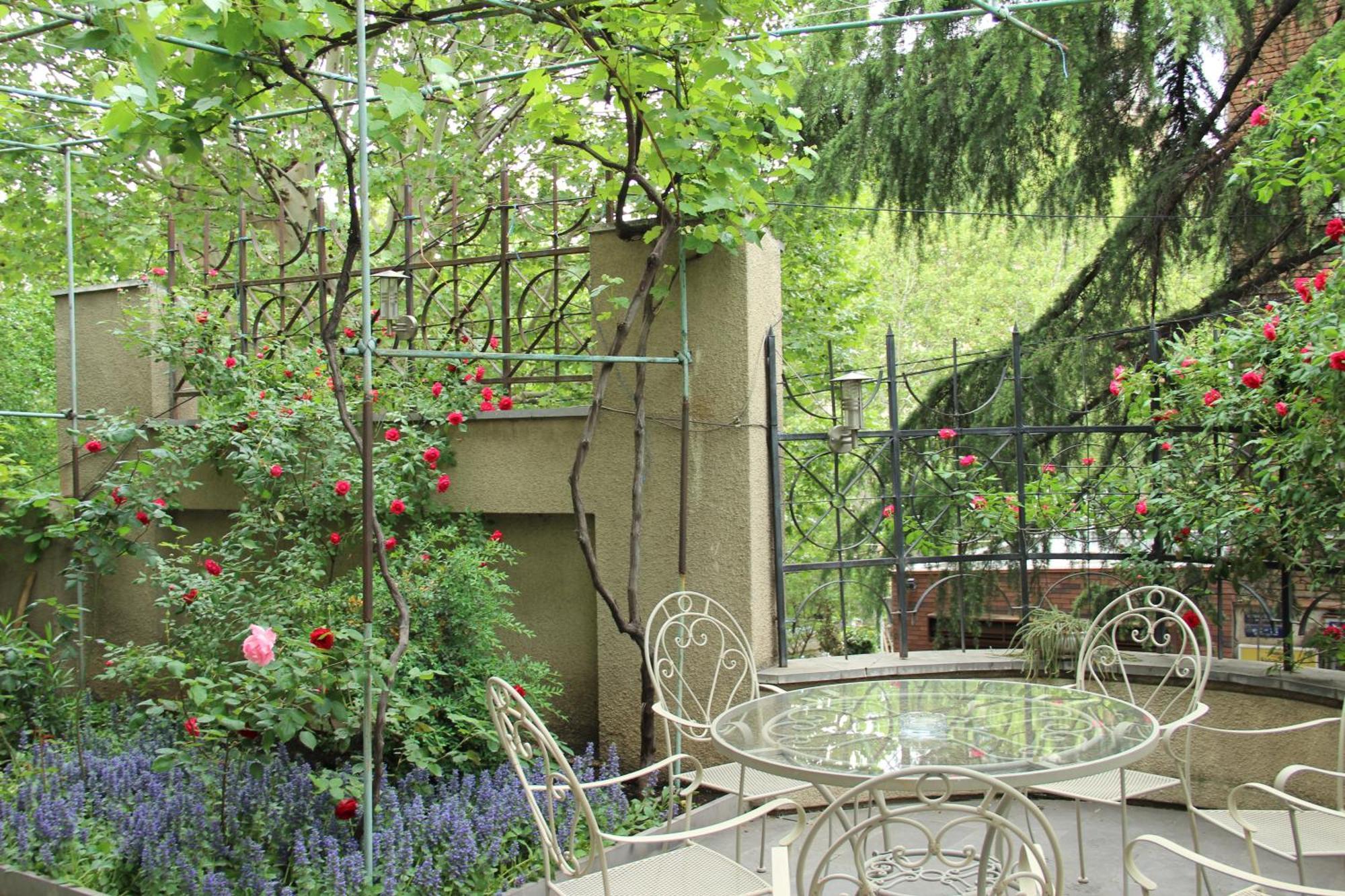 Iliani Hotel Тбилиси Екстериор снимка