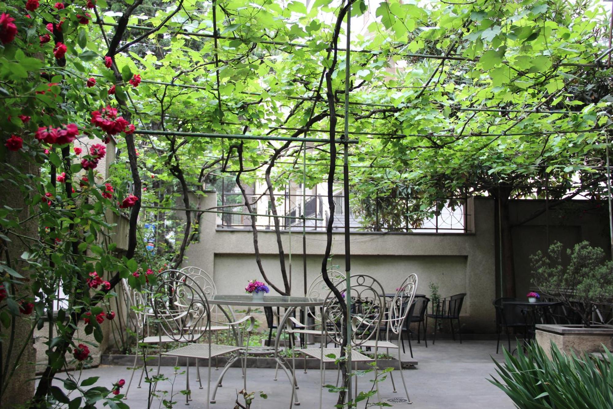 Iliani Hotel Тбилиси Екстериор снимка