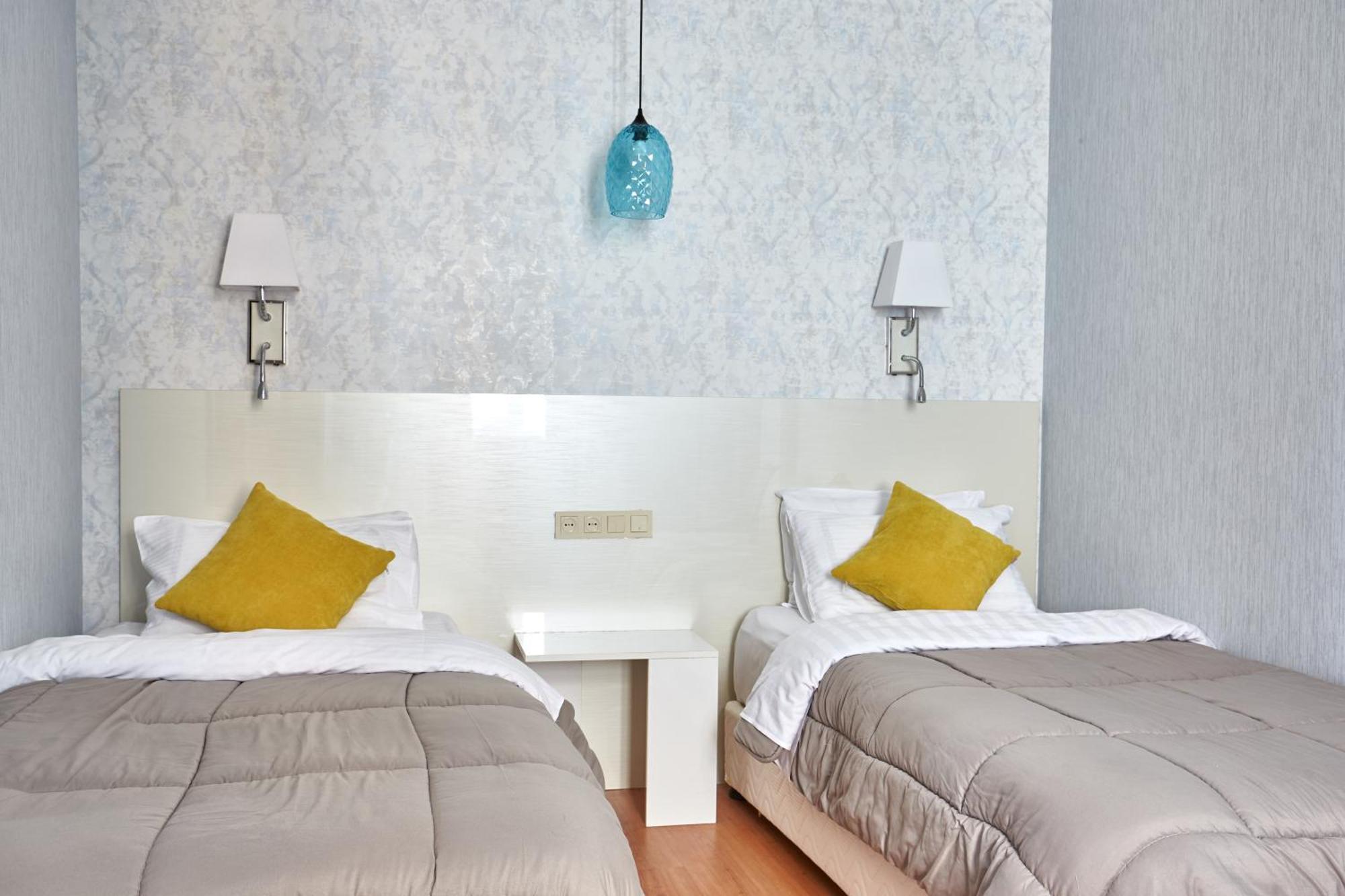 Iliani Hotel Тбилиси Екстериор снимка