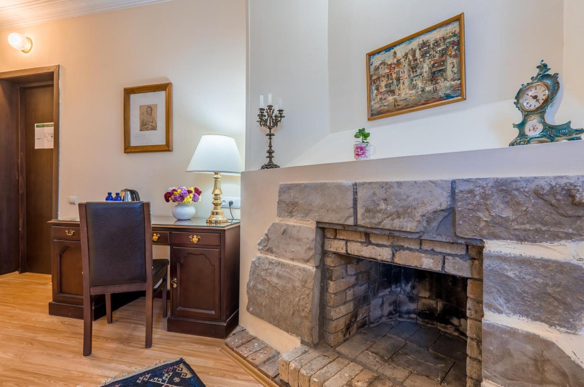 Iliani Hotel Тбилиси Екстериор снимка