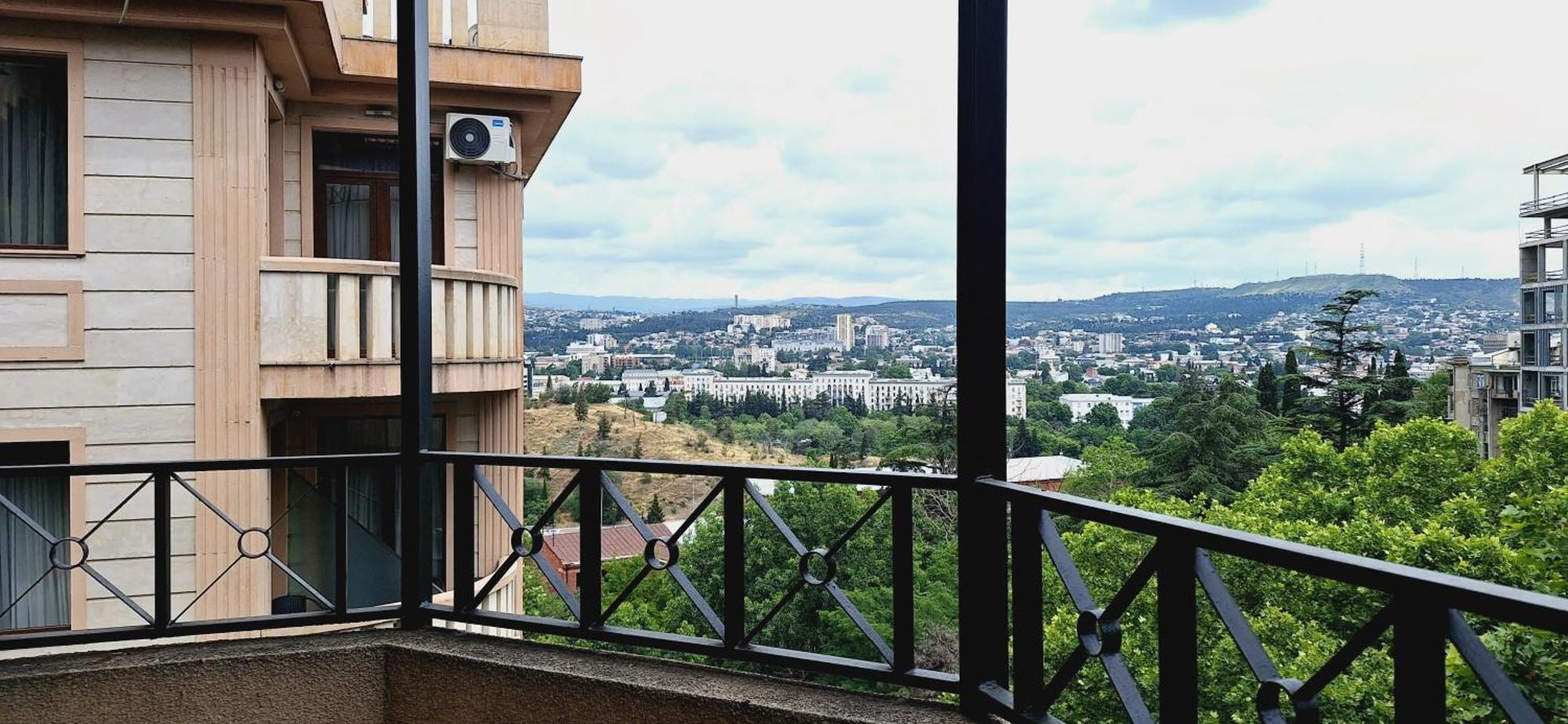 Iliani Hotel Тбилиси Екстериор снимка
