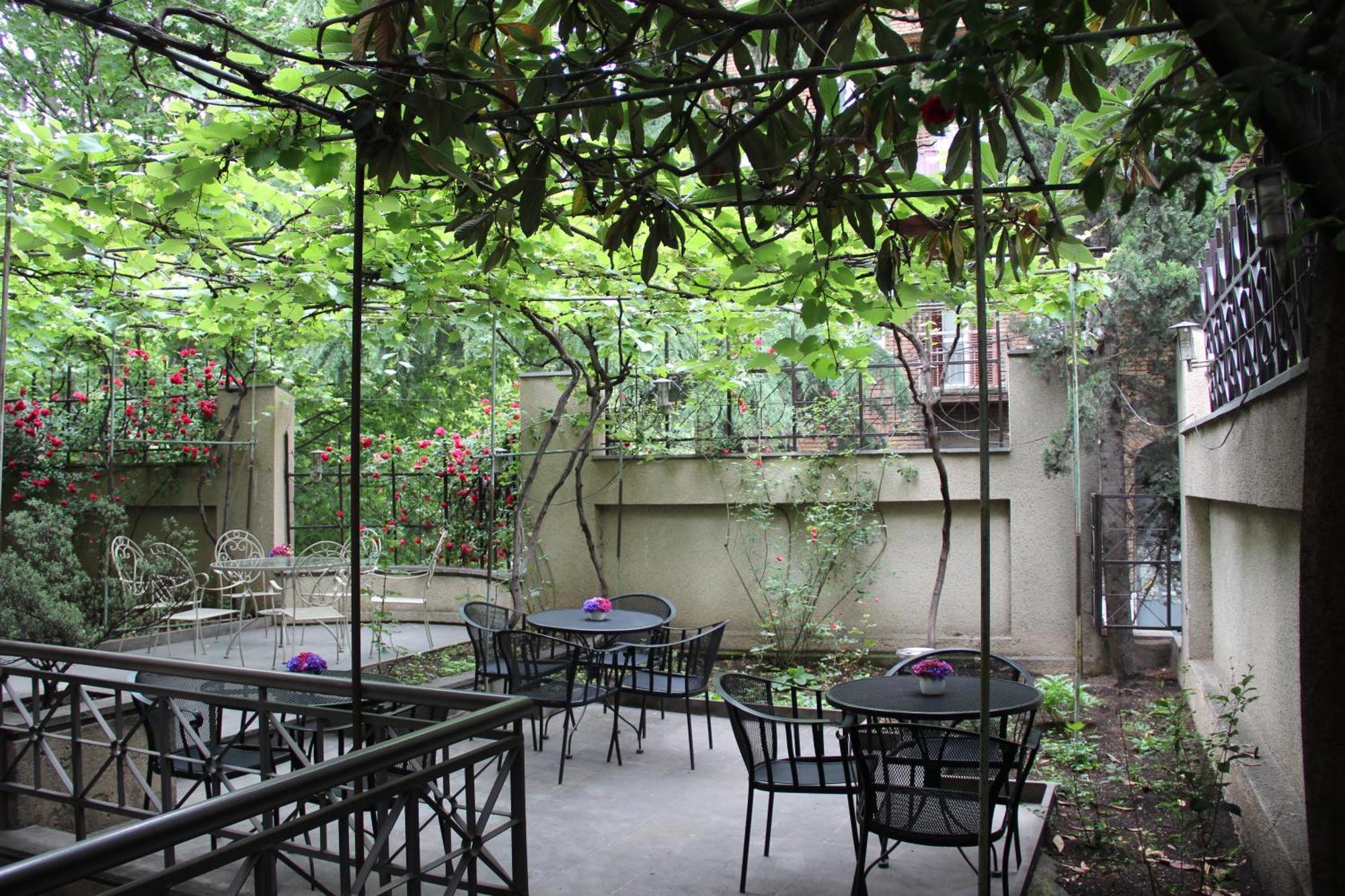 Iliani Hotel Тбилиси Екстериор снимка