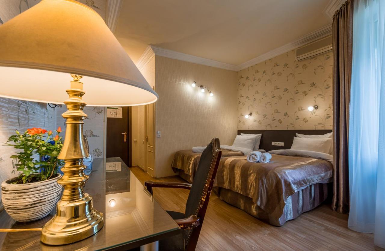 Iliani Hotel Тбилиси Екстериор снимка